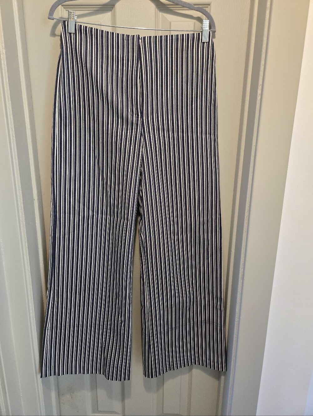 Gianni Bini Womens Pinstripe Pants Sz 8 Navy Ivory & Pinstripe Cropped Wide Leg